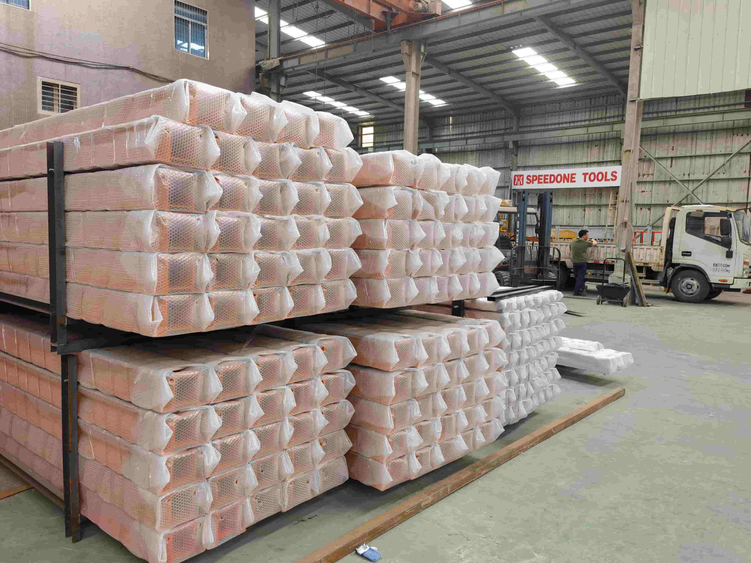 slab racks packing
